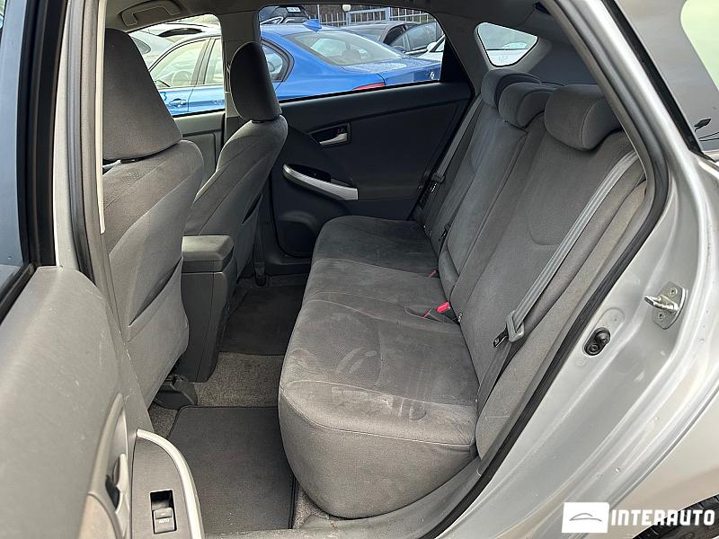 Toyota Prius 14 toyota prius 2010