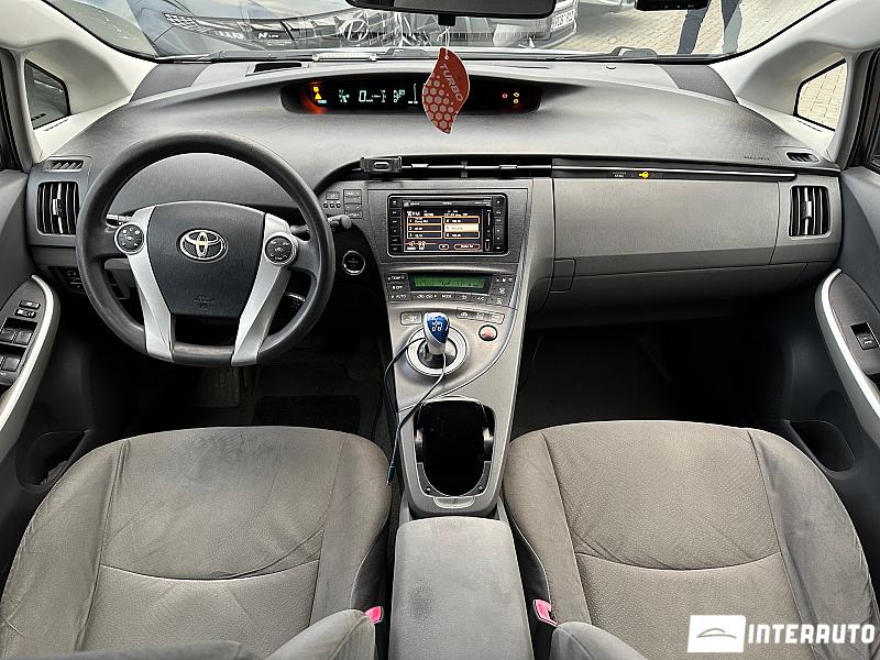 Toyota Prius 8 toyota prius 2010