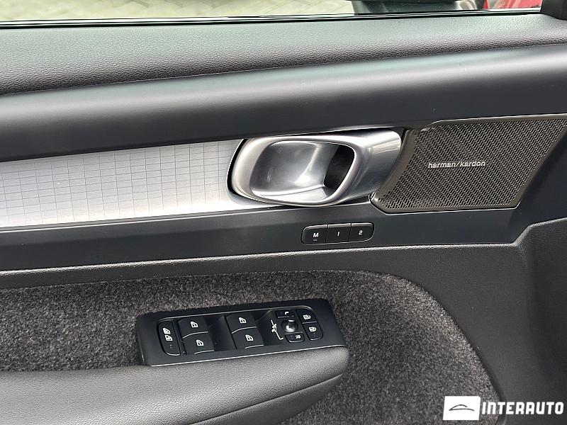 Volvo XC 40 19 volvo xc 40 2023