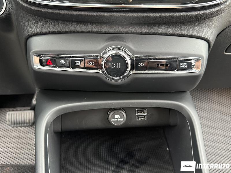 Volvo XC 40 11 volvo xc 40 2020