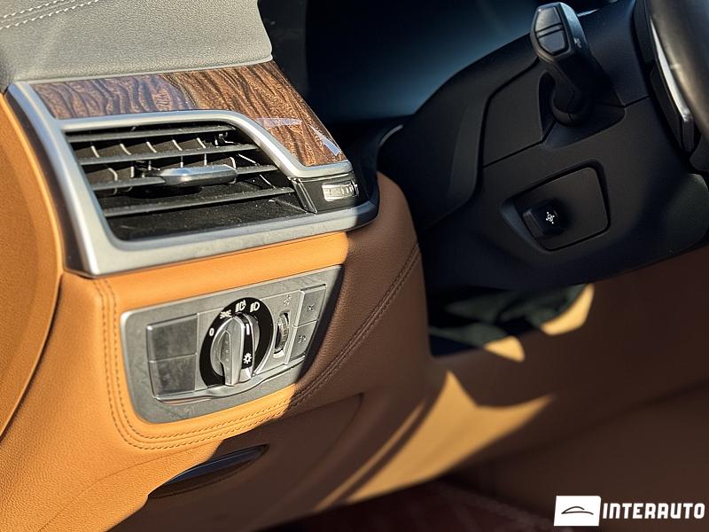 BMW 745e 10 bmw 745e 2019