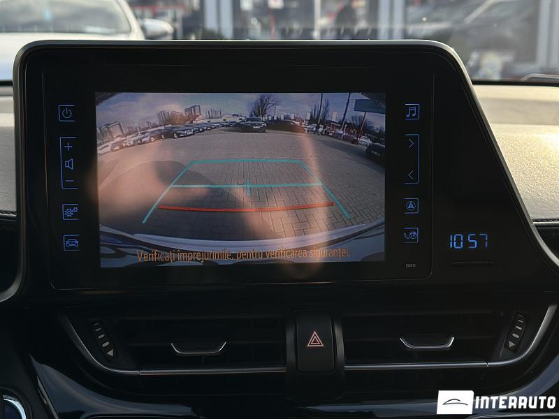 Toyota C-HR 12 toyota c-hr 2018