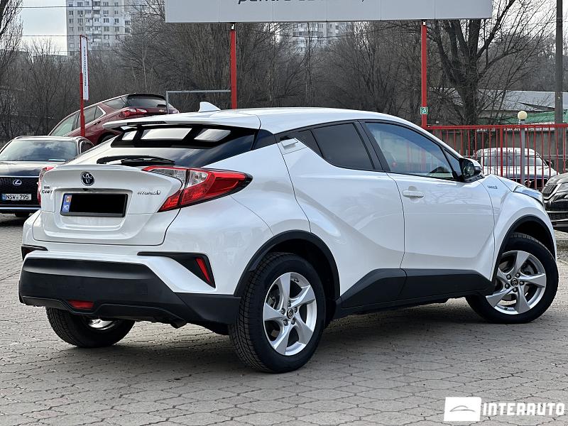 Toyota C-HR 2 toyota c-hr 2018