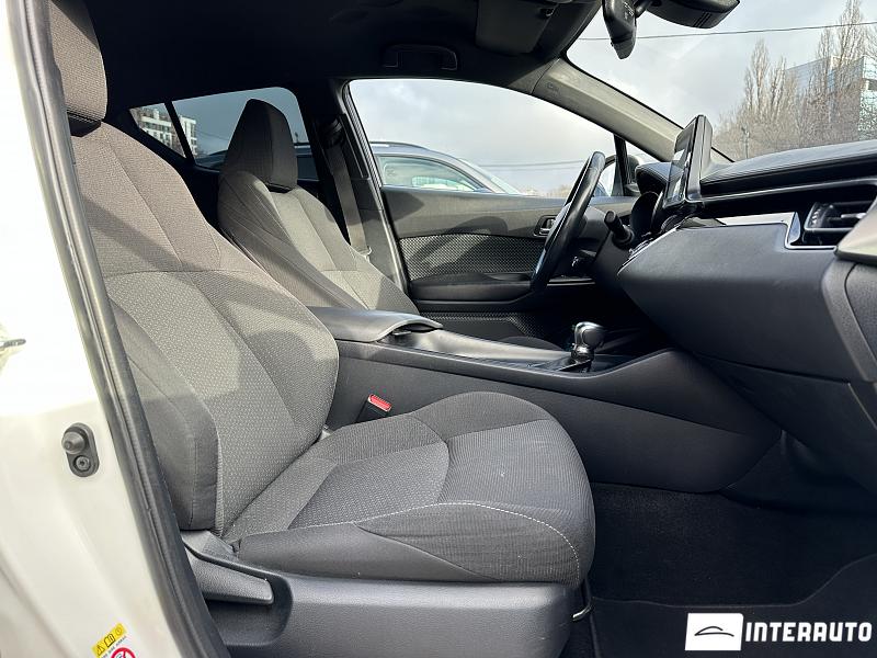 Toyota C-HR 15 toyota c-hr 2018