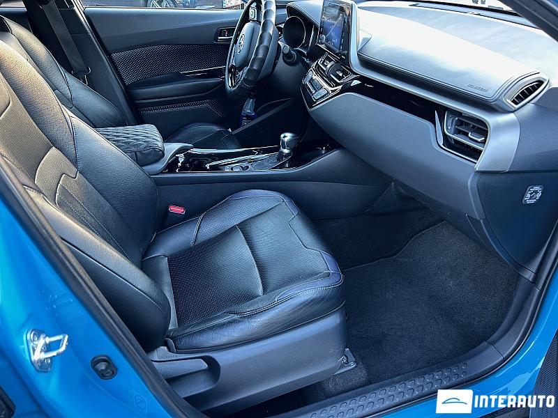 Toyota C-HR 15 toyota c-hr 2018