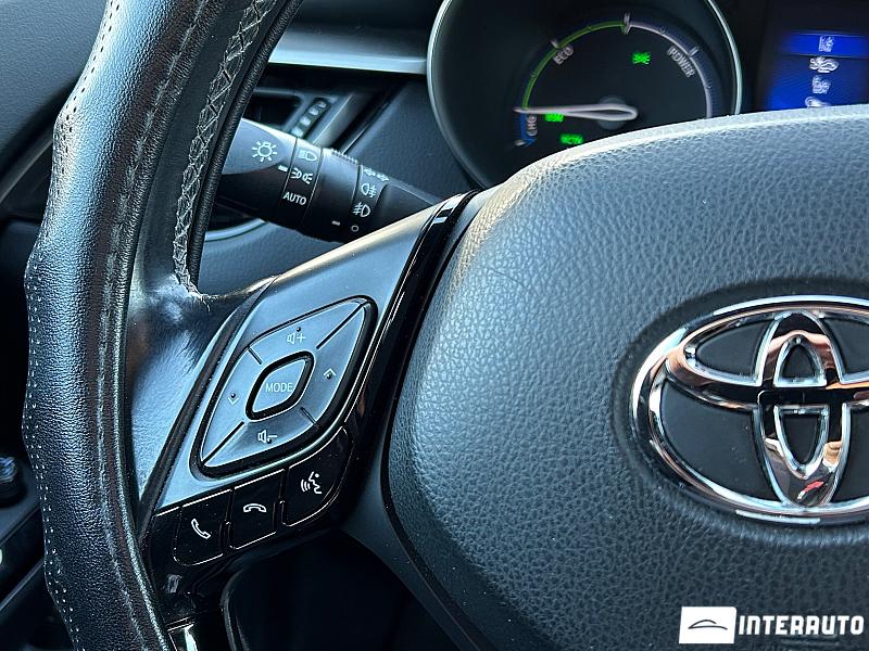 Toyota C-HR 11 toyota c-hr 2018