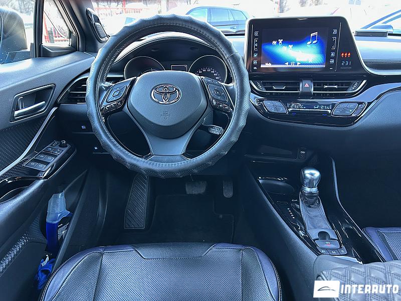 Toyota C-HR 8 toyota c-hr 2018