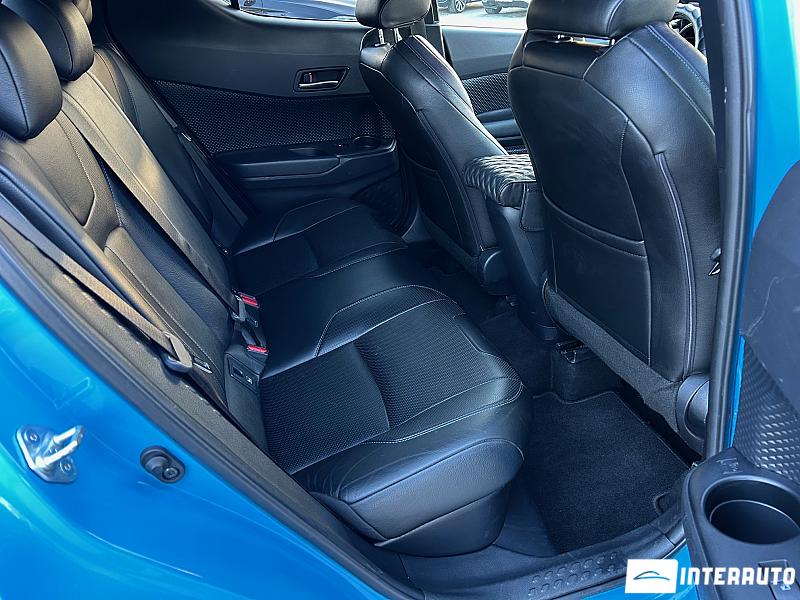 Toyota C-HR 17 toyota c-hr 2018