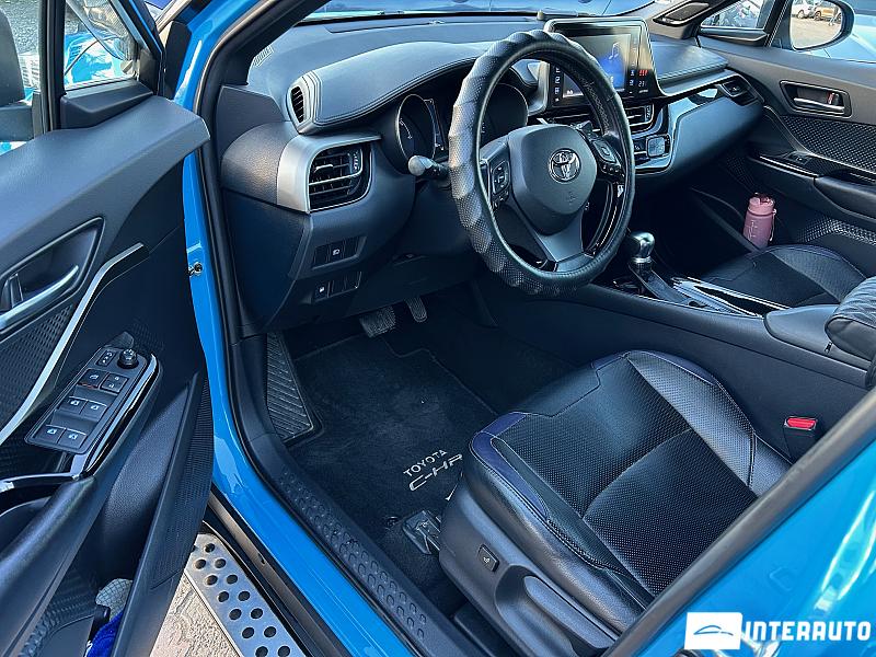 Toyota C-HR 6 toyota c-hr 2018