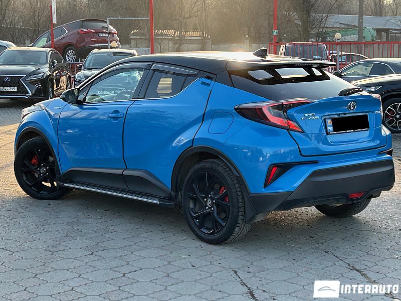 Toyota C-HR 3 toyota c-hr 2018
