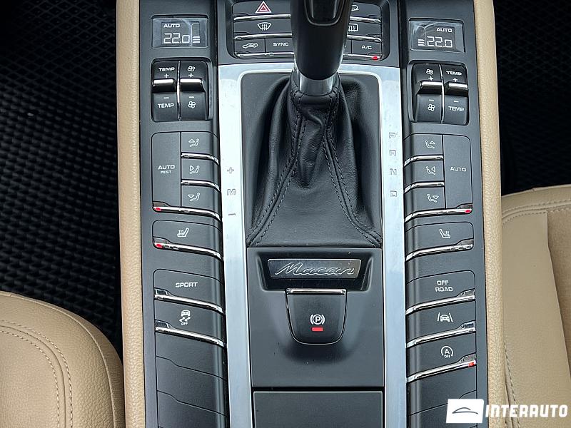 Porsche Macan 12 porsche macan 2017