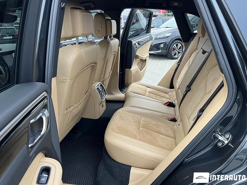 Porsche Macan 13 porsche macan 2017