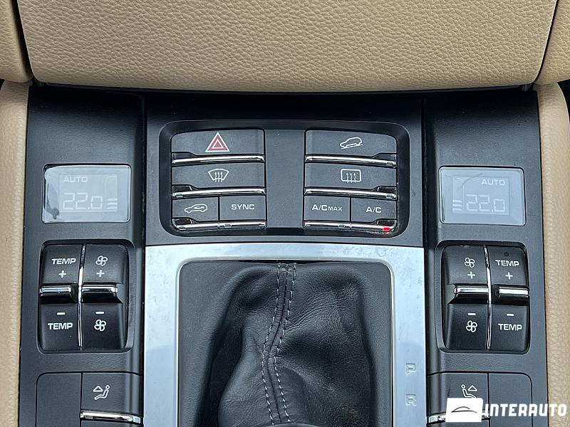 Porsche Macan 11 porsche macan 2017