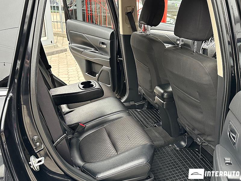 Mitsubishi Outlander 16 mitsubishi outlander 2014