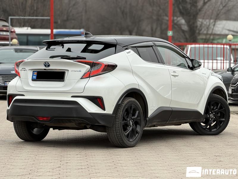 Toyota C-HR 3 toyota c-hr 2018