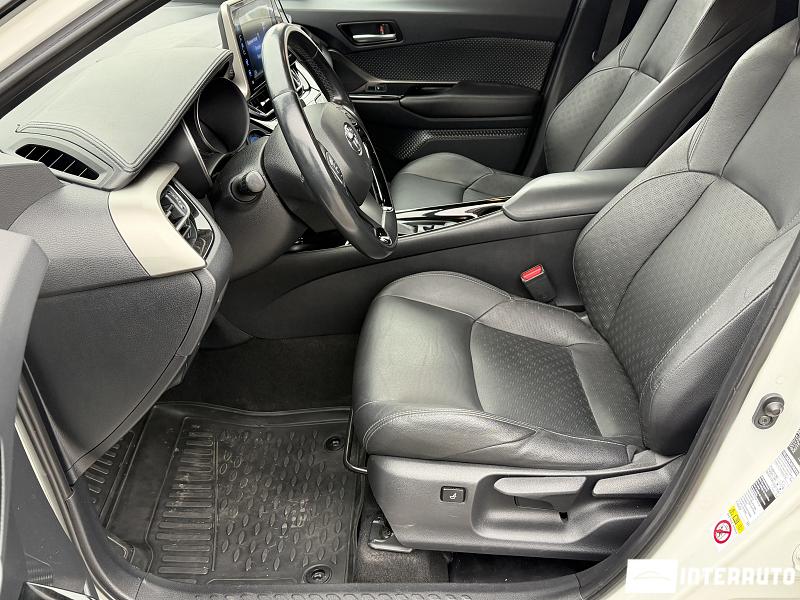 Toyota C-HR 10 toyota c-hr 2018