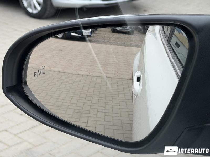 Toyota C-HR 6 toyota c-hr 2018