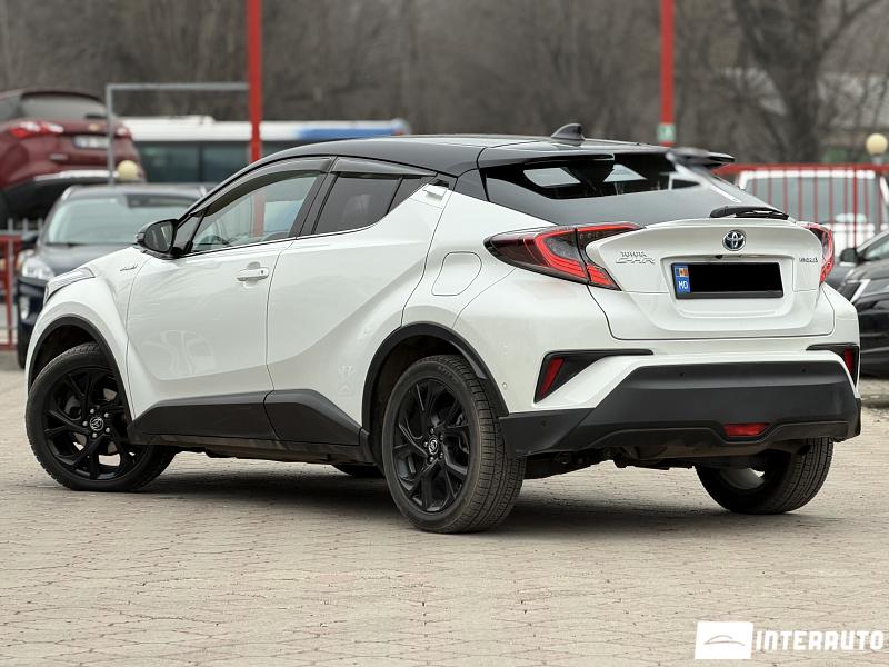 Toyota C-HR 2 toyota c-hr 2018