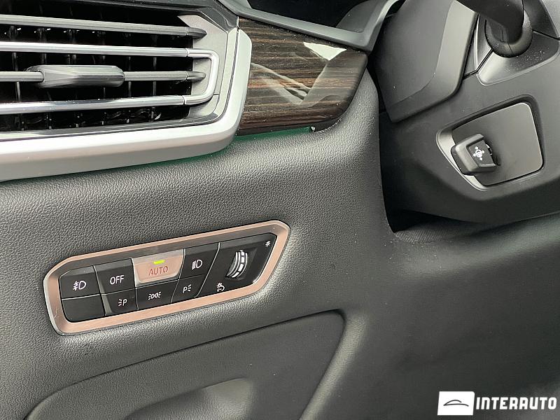 BMW X5 4.0i 22 bmw x5 4.0i 2021