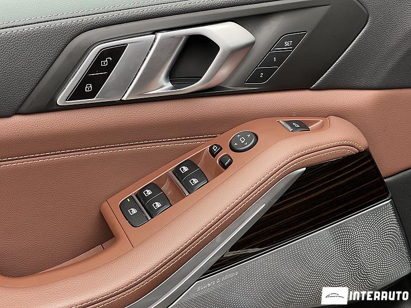 BMW X5 4.0i 21 bmw x5 4.0i 2021