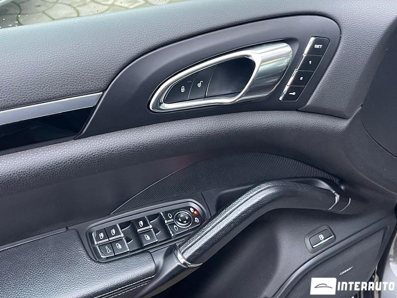 Porsche Cayenne S Hybrid 16 porsche cayenne s hybrid 2016