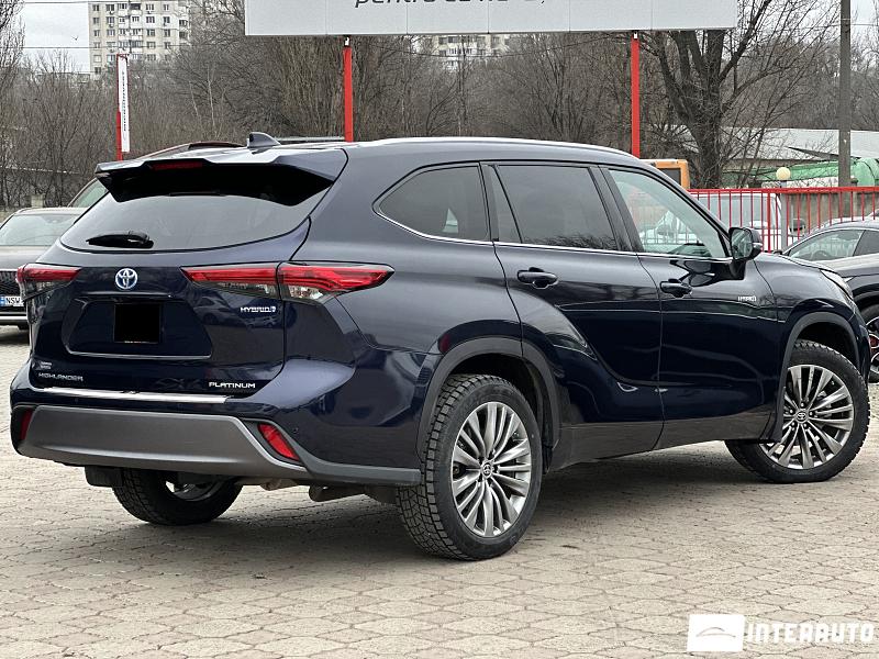 Toyota Highlander 3 toyota highlander 2020