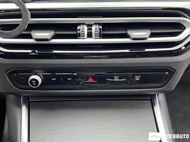 BMW 330E 12 bmw 330e 2023