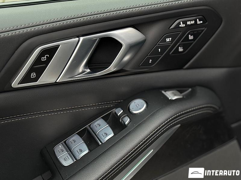 BMW X7 4.0i 7 bmw x7 4.0i 2022