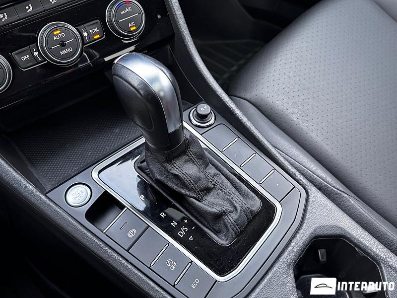 Volkswagen Jetta 11 volkswagen jetta 2020