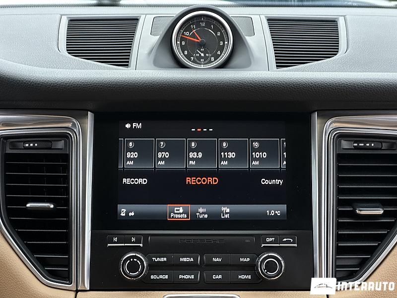 Porsche Macan 9 porsche macan 2017