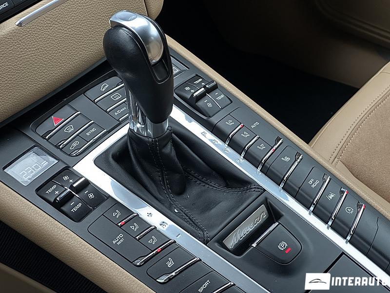 Porsche Macan 11 porsche macan 2017