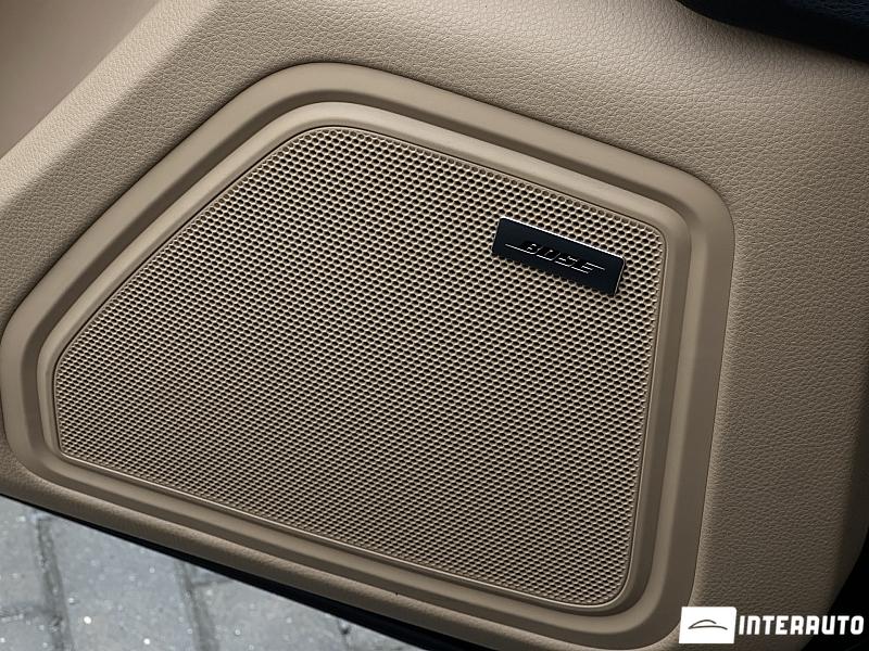 Porsche Macan 16 porsche macan 2017