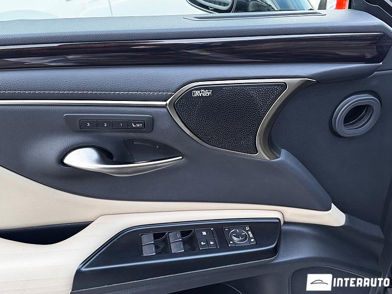 Lexus ES 300h 18 lexus es 300h 2020