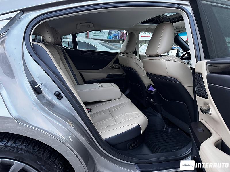 Lexus ES 300h 8 lexus es 300h 2020