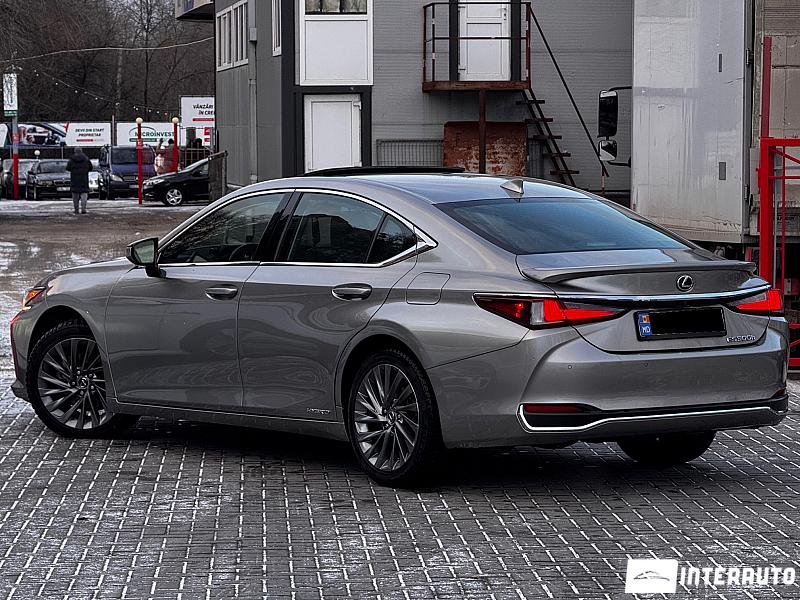 Lexus ES 300h 2 lexus es 300h 2020