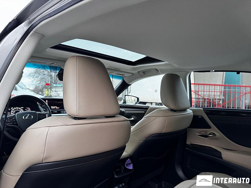 Lexus ES 300h 9 lexus es 300h 2020