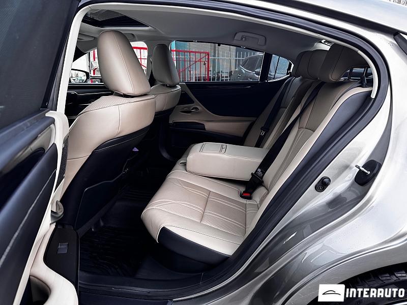 Lexus ES 300h 6 lexus es 300h 2020