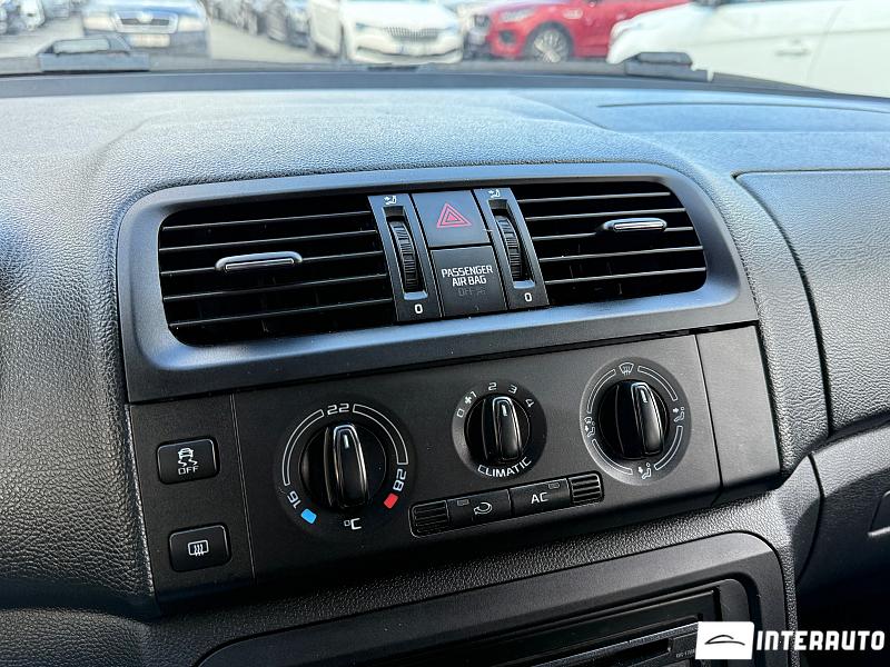 Skoda Fabia 12 skoda fabia 2010