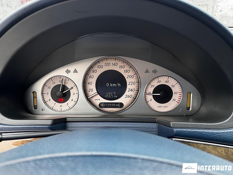 Mercedes E 200 8 mercedes e 200 2003