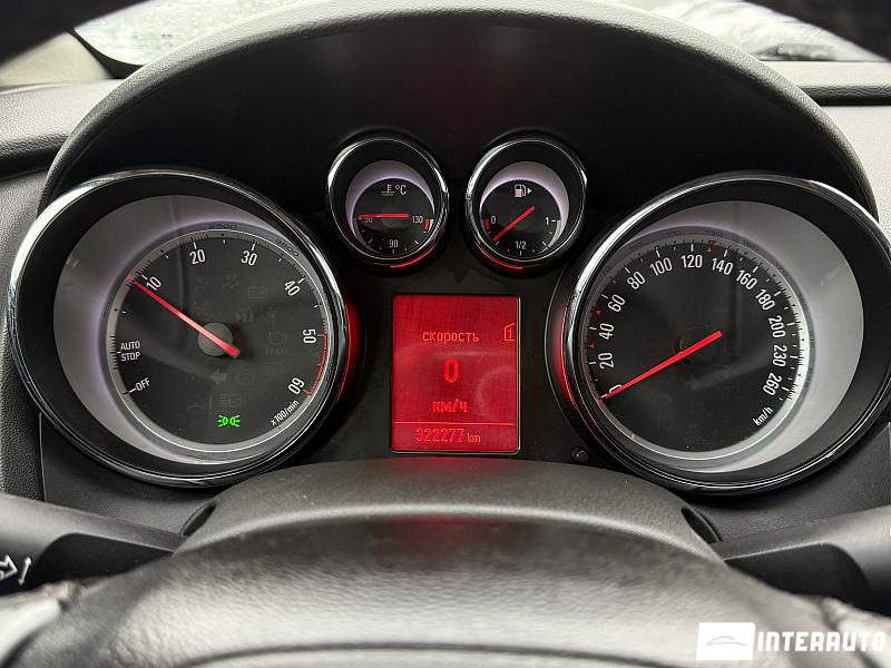 Opel Astra 10 opel astra 2012