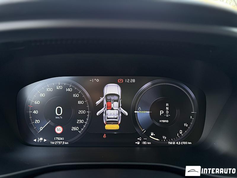 Volvo XC 40 12 volvo xc 40 2021