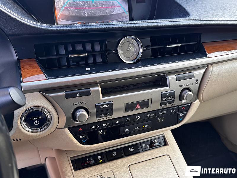 Lexus ES 300h 11 lexus es 300h 2013