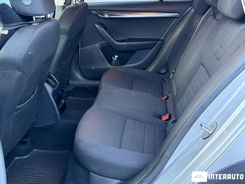 Skoda Octavia Scout 17 skoda octavia scout 2016