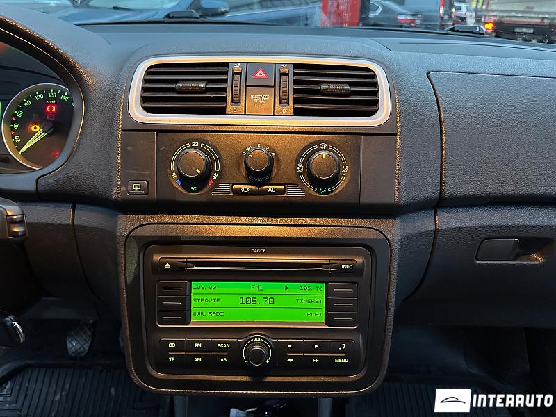 Skoda Fabia 12 skoda fabia 2009