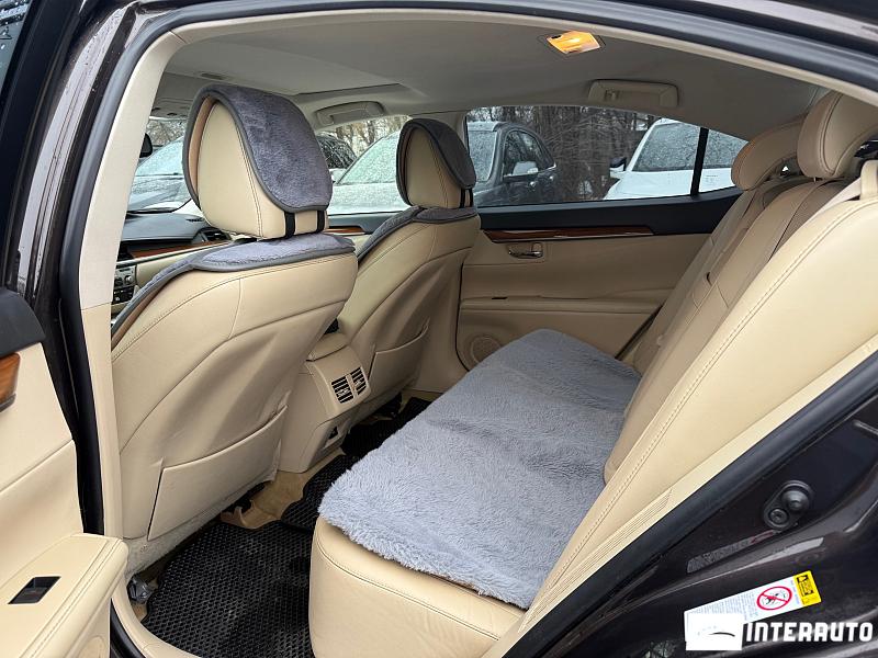 Lexus ES 300h 19 lexus es 300h 2012