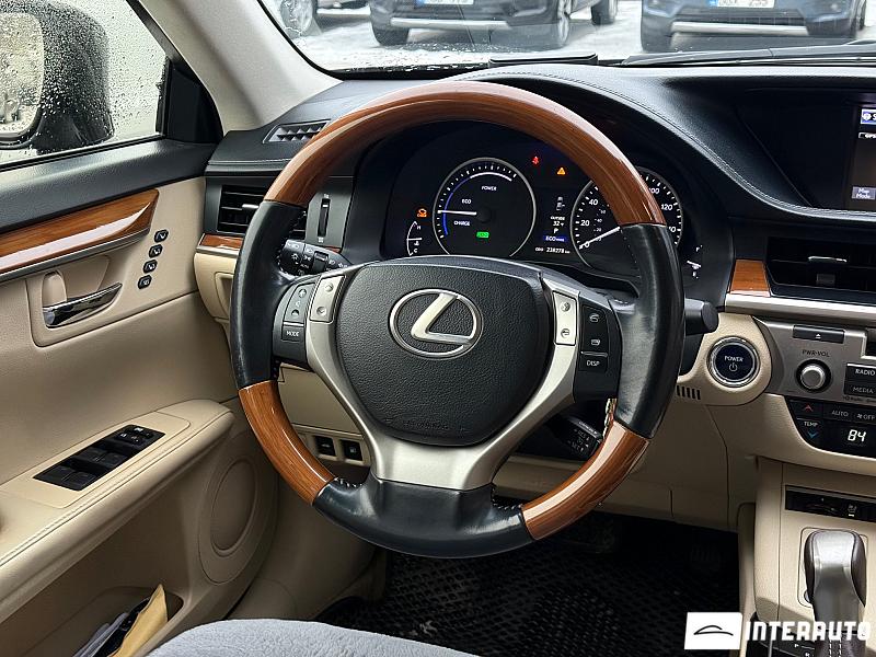 Lexus ES 300h 12 lexus es 300h 2012