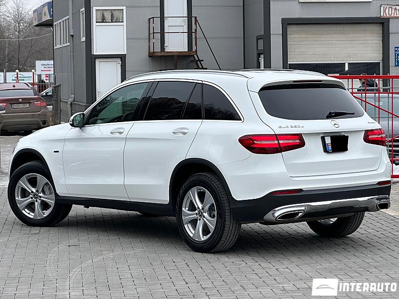 Mercedes GLC 350e 2 mercedes glc 350e 2018