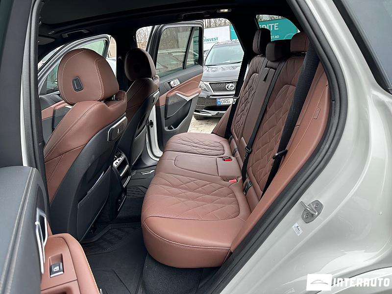 BMW X5 4.0i 7 bmw x5 4.0i 2024