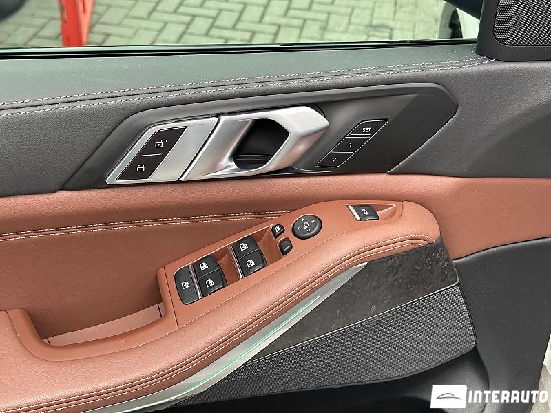 BMW X5 4.0i 17 bmw x5 4.0i 2024