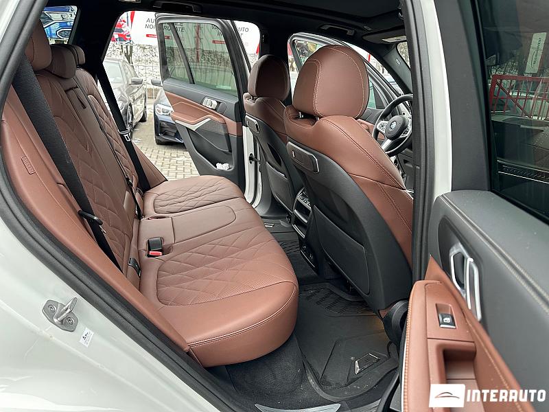 BMW X5 4.0i 8 bmw x5 4.0i 2024